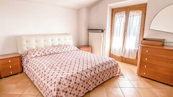 3 chambres, fer et planche Ă repasser, Wi-Fi gratuit, draps fournis