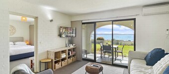 Beachside Apartment Overlooking Casey’s Beach