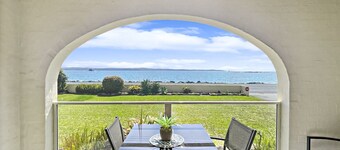 Beachside Apartment Overlooking Casey’s Beach