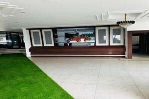 Lobby - Park In By Jolly Plaza (Reasi)