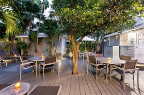 Outdoor dining - The Southernmost Inn - Adult Exclusive (Key West)