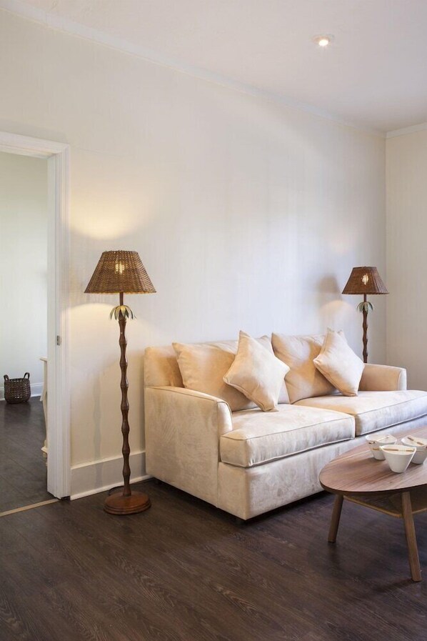 Living area - The Southernmost Inn - Adult Exclusive (Key West)