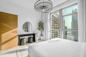 Iron/ironing board, WiFi, bed sheets - Perfect Getaway in Downtown l Near Dubai Mall (Downtown)
