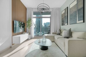TV, stereo, offices - Perfect Getaway in Downtown l Near Dubai Mall (Downtown)