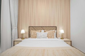 Iron/ironing board, WiFi, bed sheets - Elegant 1BR near downtown w Gym, Tennis & Basketball Courts (Business Bay)