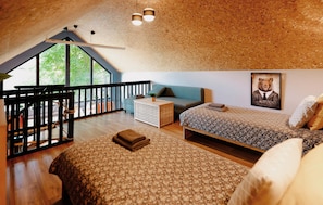 2 bedrooms, travel cot, free WiFi