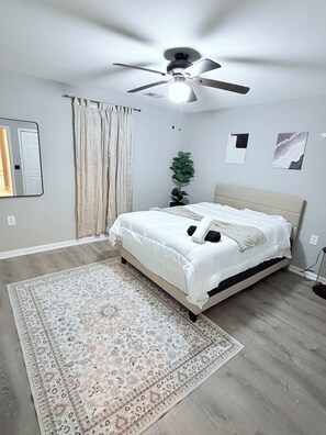 Iron/ironing board, WiFi, bed sheets