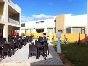 Outdoor dining - Paraiso Dourado (Porto Santo)