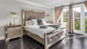 3 habitaciones, caja de seguridad en la habitación y escritorio