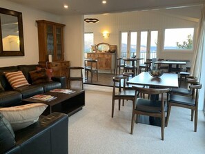 Living area - Queenstown House Boutique Bed and Breakfast and Apartments (Queenstown)