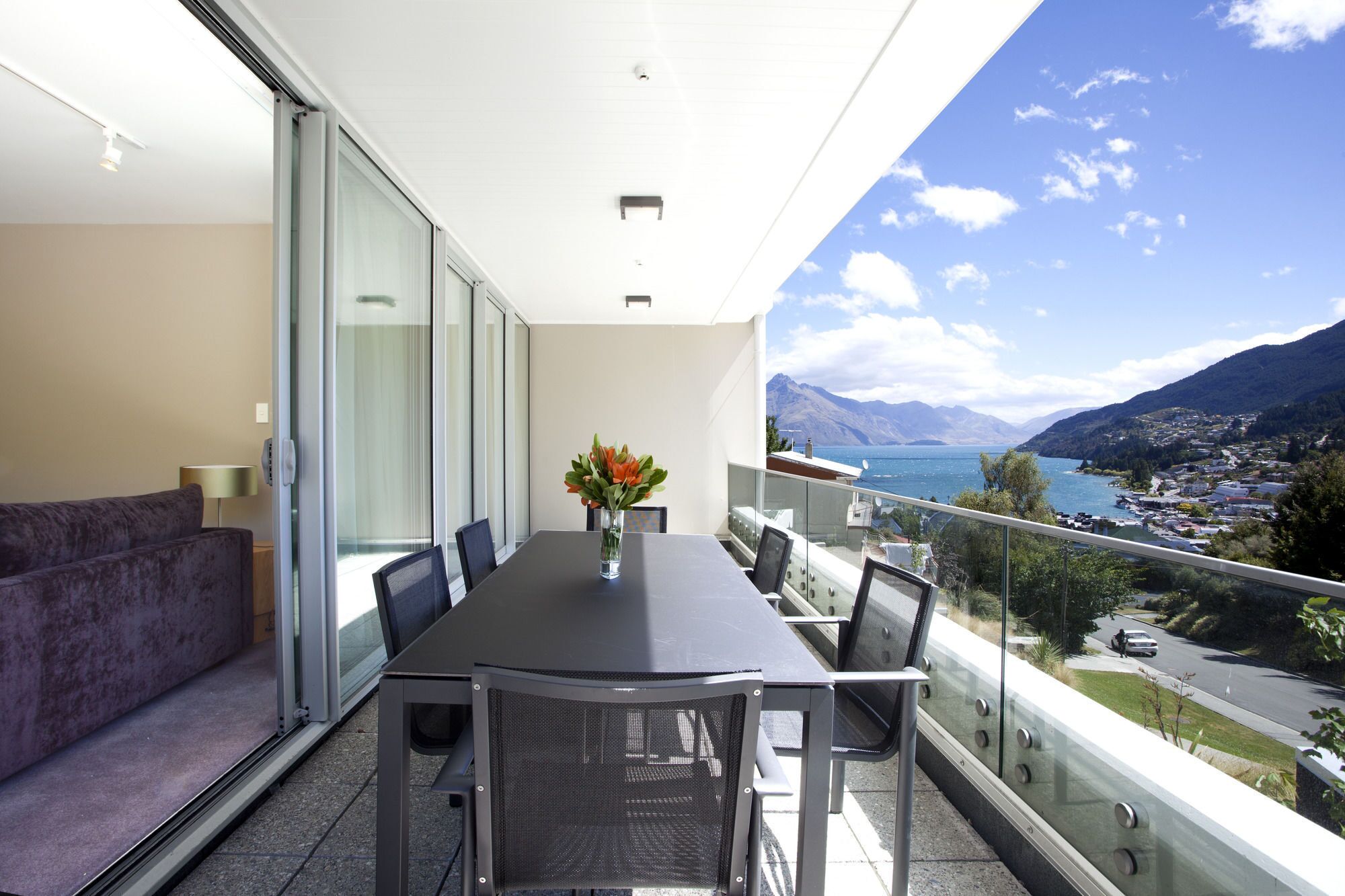 تناول الطعام بالخارج