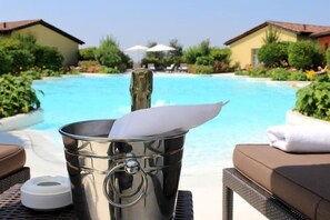 Pool - Joia Hotel and Luxury Apartments (Brusaporto)