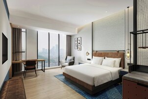 Standard Room, 1 King Bed, City View