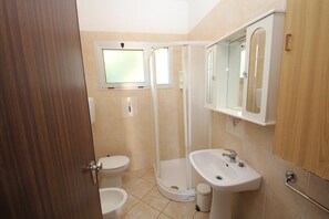 Shower - Villa for Group Holiday near Beach (Rosolina Mare RO)