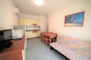 Interior - Two bedroom Rosolina apartment with space (Rosolina Mare RO)
