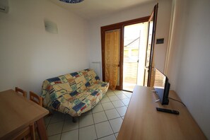 Smart TV - Family stay in Rosolina for six guests (Rosolina Mare RO)