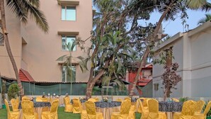 منطقة خارجية لإقامة الول ائم والاحتفالات