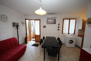 Interior - Quiet Trilocale with Two Bedrooms (Rosolina Mare RO)