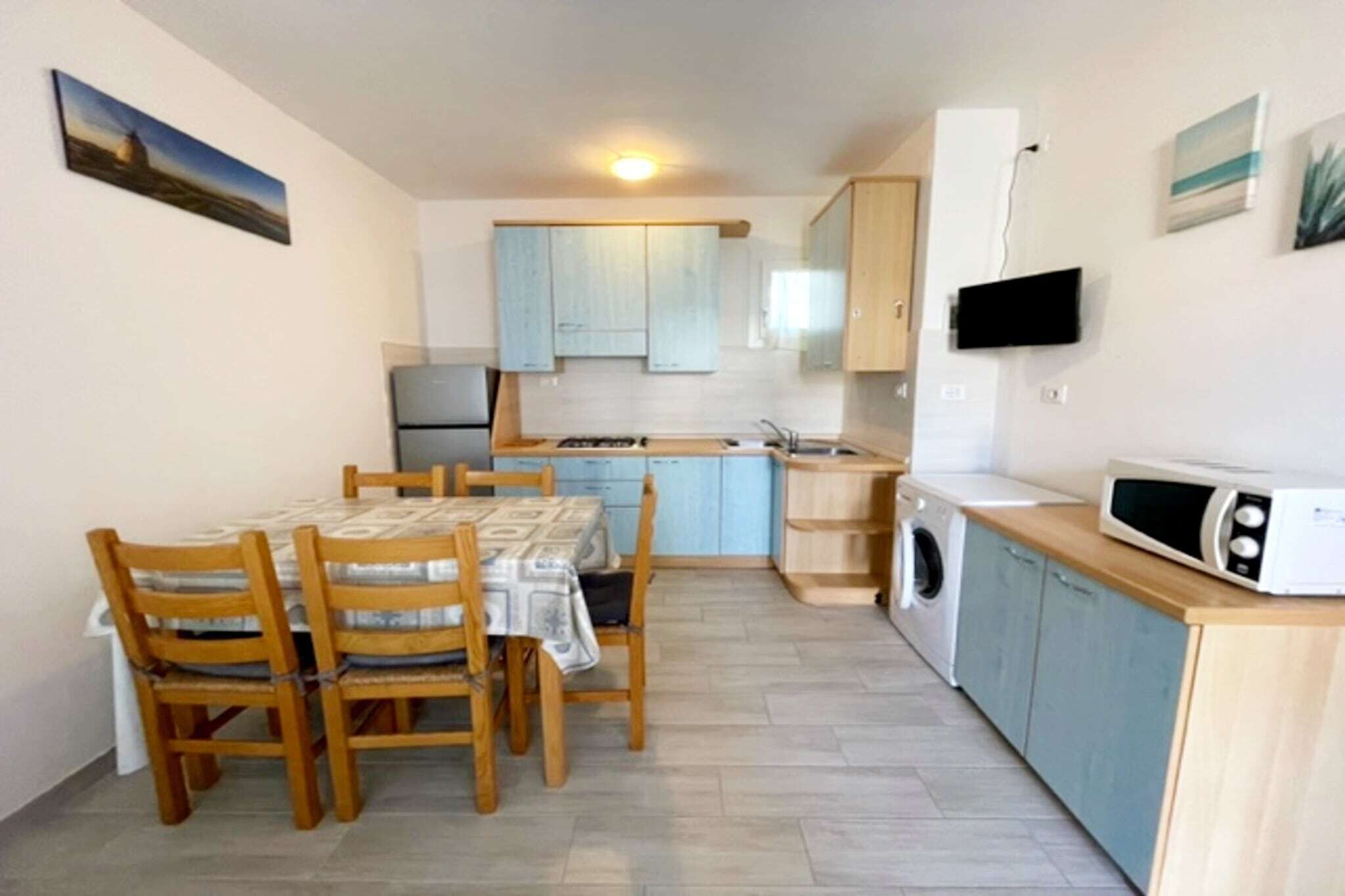 Cookware/dishes/utensils, spices