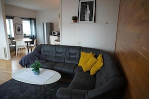 Apartment, City View | Living area