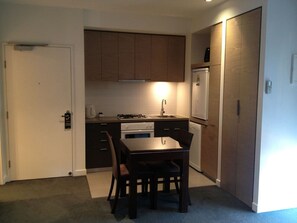 Private kitchen - Adara ST Kilda Formerly Known AS Apartments INK (Melbourne)