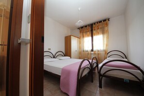 2 bedrooms, free WiFi - Beachside Apartment with Parking (Rosolina Mare RO,)