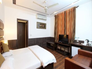 Room - Treebo C T International, Delhi (New Delhi)