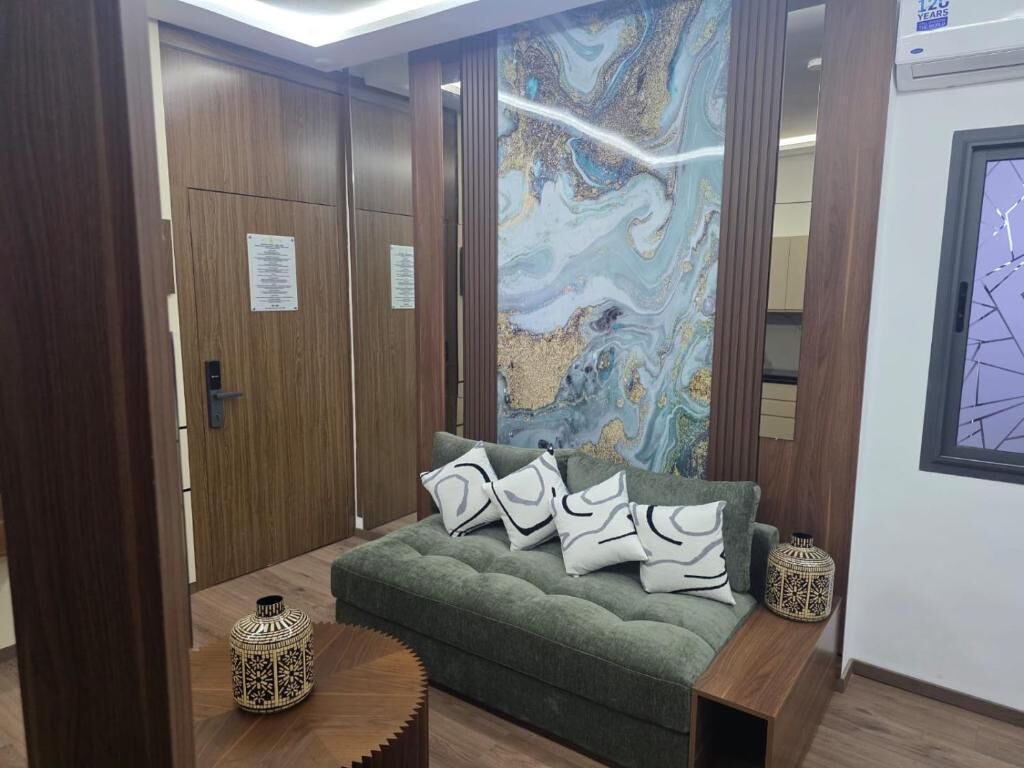 Junio Suite | Khu phòng khách | Smart TV 50-inch có truyền hình vệ tinh, Netflix, loa thông minh 