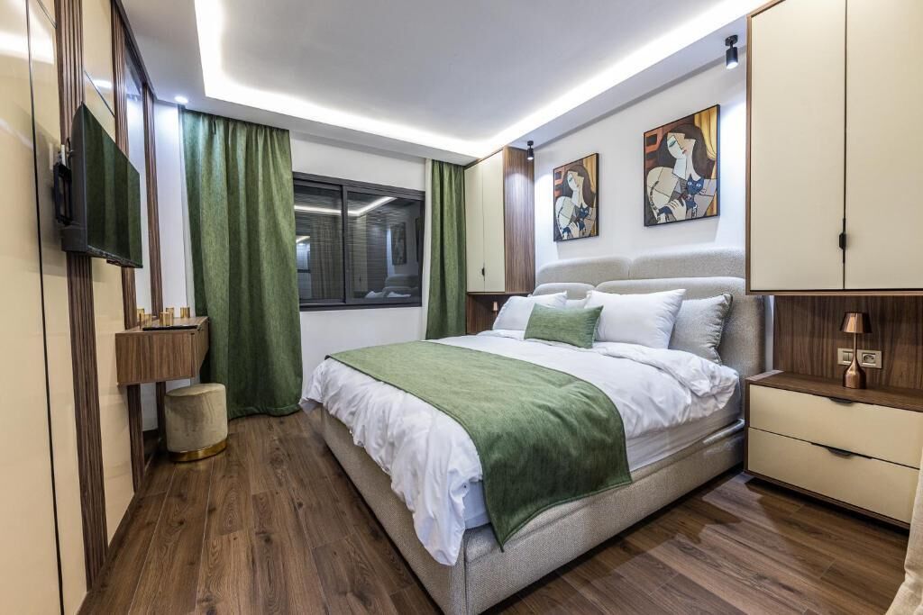 Decoración personalizada, escritorio y wifi gratis 