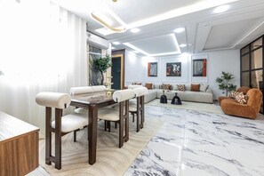 تناول الطعام