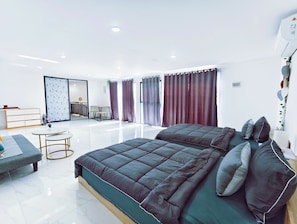 Desk, laptop workspace, iron/ironing board, free WiFi - Joy Private Pool House (Kuta)
