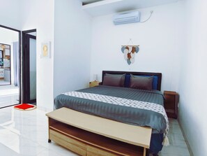 別墅, 2 間臥室, 泳池景 | 書桌、手提電腦工作空間、熨斗/熨衫板、免費 Wi-Fi