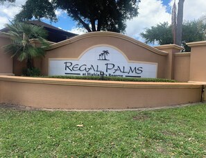 Property grounds - Family retreat with Princess Room, Space Room, and resort amenities near Disney (Davenport)