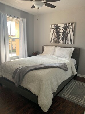 3 bedrooms, iron/ironing board, WiFi, bed sheets