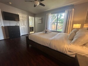 3 bedrooms, iron/ironing board, travel cot, free WiFi - Family retreat with Princess Room, Space Room, and resort amenities near Disney (Davenport)