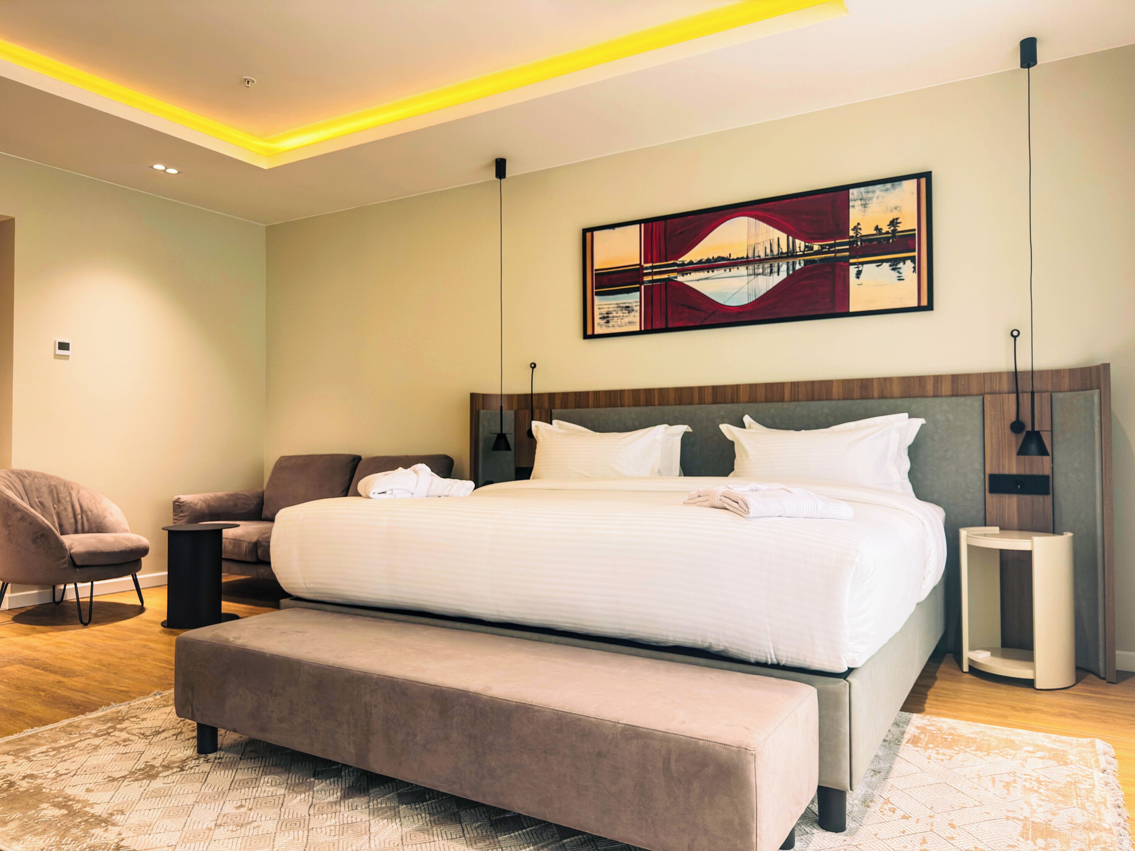 Grand Suite, 1 King Bed | Minibar, in-room safe, desk, laptop workspace