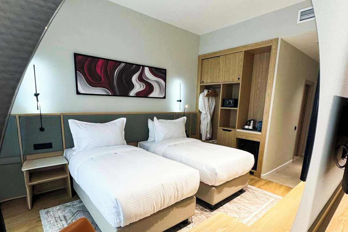 Room, 2 Single Beds, Accessible