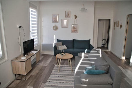 Télévision. Appartement spacieux au centre de Joigny avec Wi-Fi