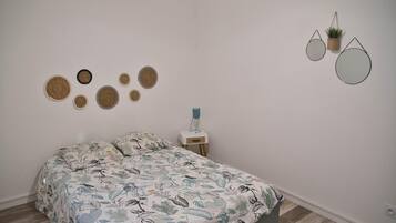 Bügeleisen/Bügelbrett, WLAN, Bettwäsche