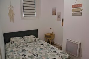 Fer et planche à repasser, Wi-Fi, draps fournis