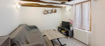 Apartment 'Logement Cosy Centre Joigny' with Wi-Fi