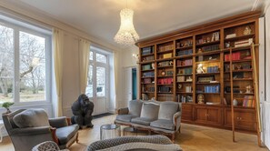 Interior - Guest Room 5 with Shared Terrace, Wi-Fi, and Air Conditioning (Joze)