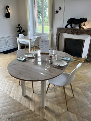 Dining - Guest Room 5 with Shared Terrace, Wi-Fi, and Air Conditioning (Joze)