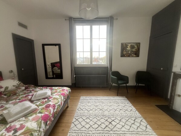 WiFi, bed sheets - Guest Room 5 with Shared Terrace, Wi-Fi, and Air Conditioning (Joze)