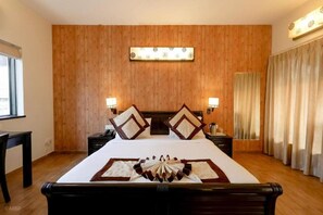 Room - La Sunila Suites (Arpora)
