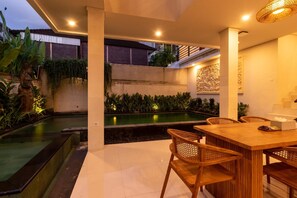 Outdoor dining - Juada Garden Legian (Seminyak)