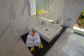 Bathroom - Juada Garden Legian (Seminyak)