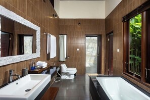 Bathroom - Meng Bengil Villa (Tegallalang)