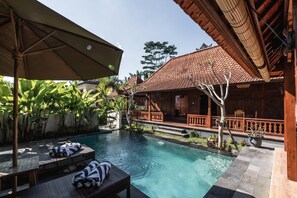 Outdoor pool - Meng Bengil Villa (Tegallalang)