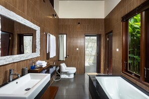 Bathroom - Meng Bengil Villa (Tegallalang)